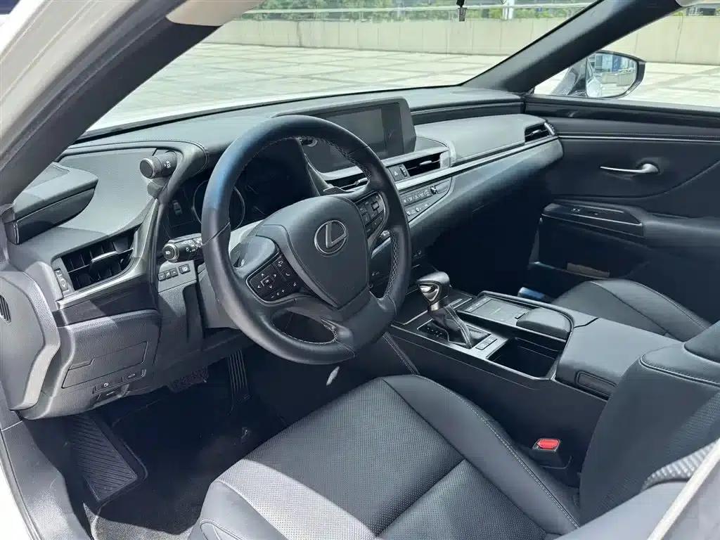 Lexus ES 2020 200 Excellence Edition — миниатюра 5