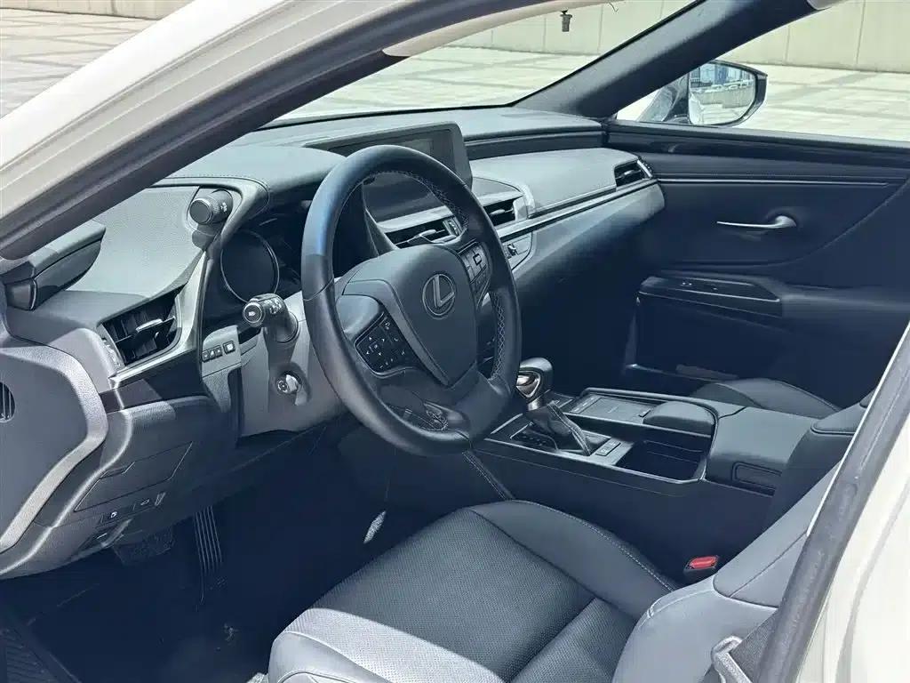 Lexus ES 2020 200 Excellence Edition — миниатюра 9