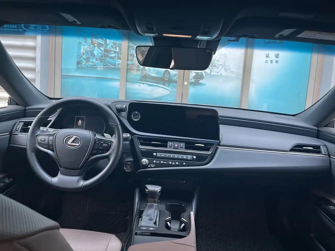 Lexus ES 2022 300h Premium Edition — миниатюра 23