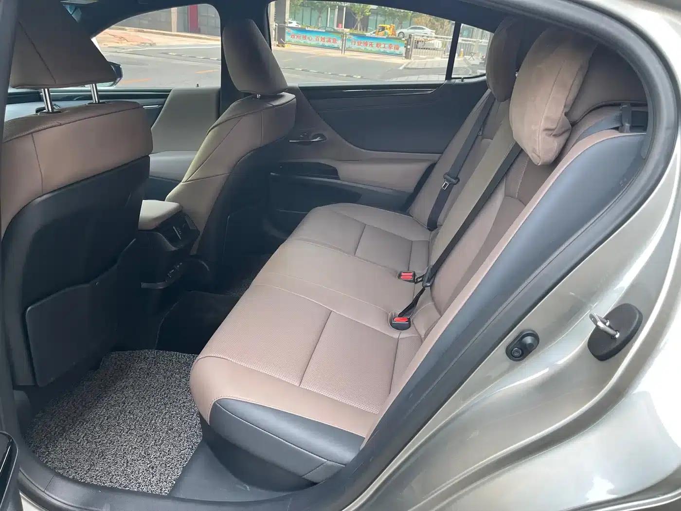 Lexus ES 2022 300h Premium Edition — миниатюра 7