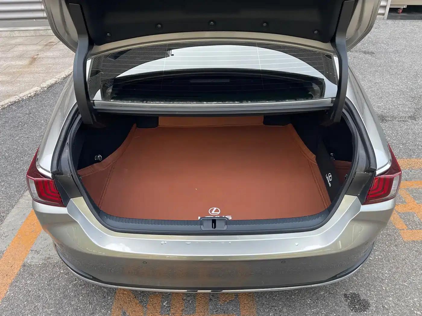 Lexus ES 2022 300h Premium Edition — миниатюра 10