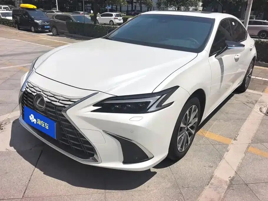 Lexus ES 2025 200 Premium Edition — миниатюра 1