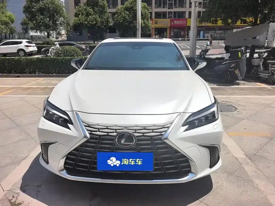Lexus ES 2025 200 Premium Edition — миниатюра 2