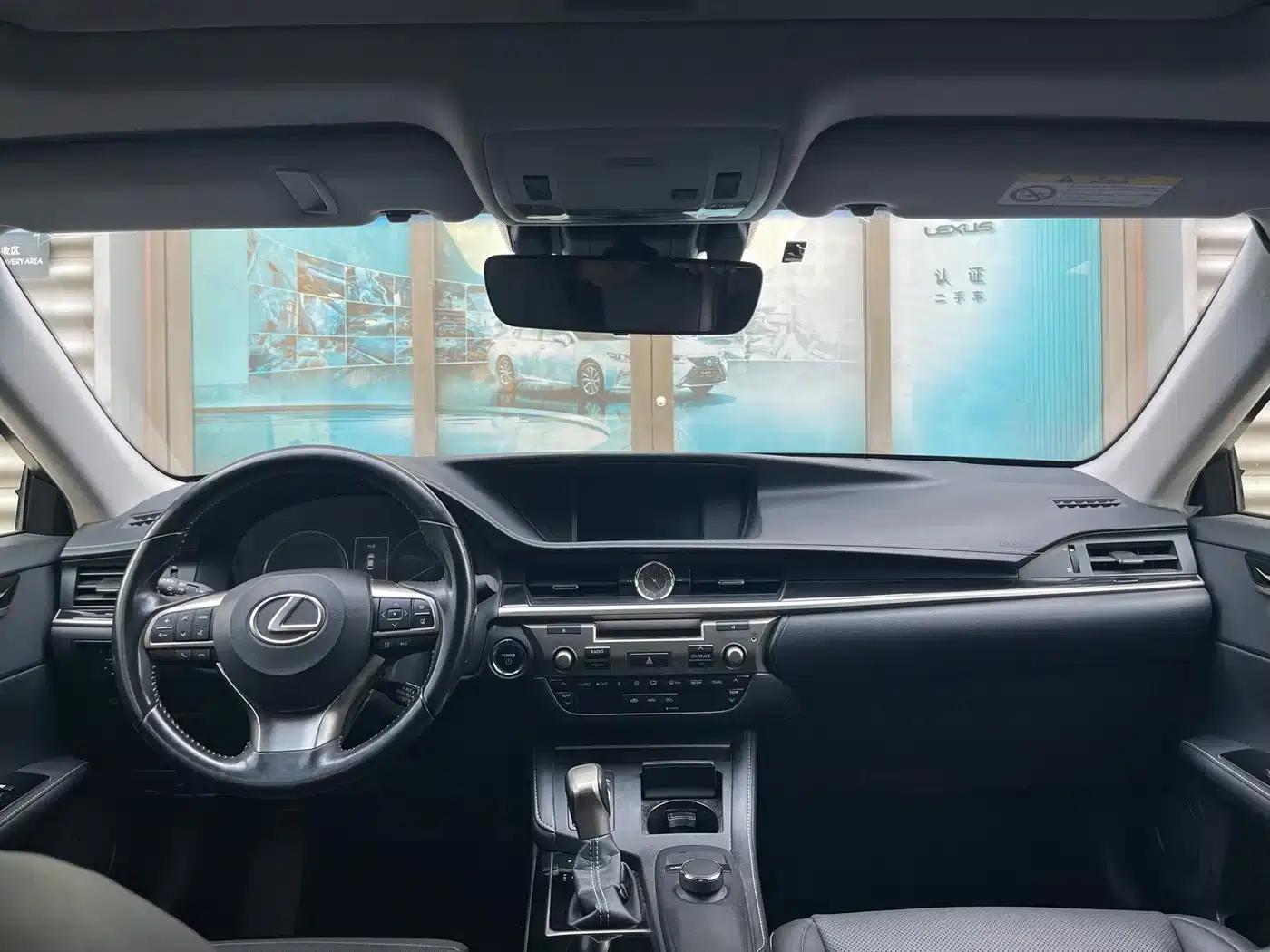 2017 Lexus ES 300h Mark Levinson Comfort Edition — миниатюра 11