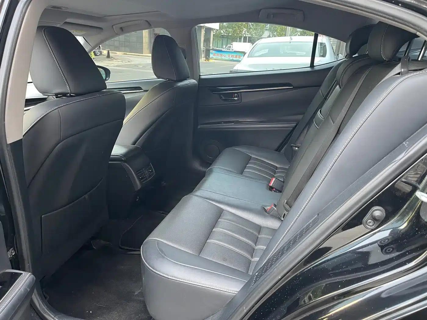 2017 Lexus ES 300h Mark Levinson Comfort Edition — миниатюра 7