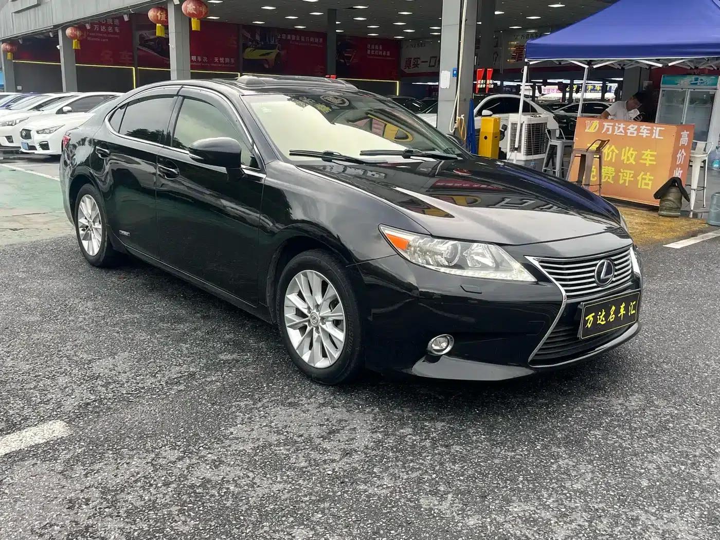 Lexus ES 2013 300h Luxury Edition — миниатюра 3