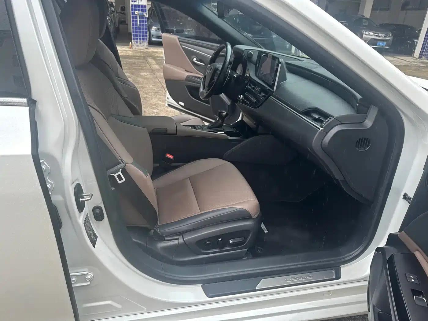 Lexus ES 2022 300h Premium Edition — миниатюра 5