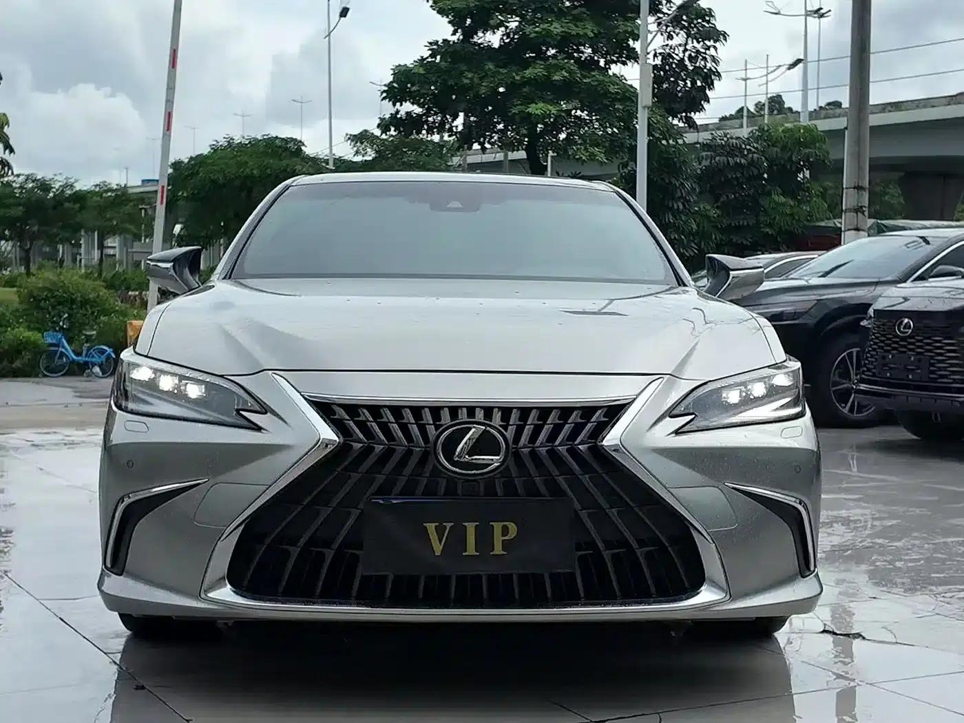 Lexus ES 2022 300h Executive Edition — миниатюра 2