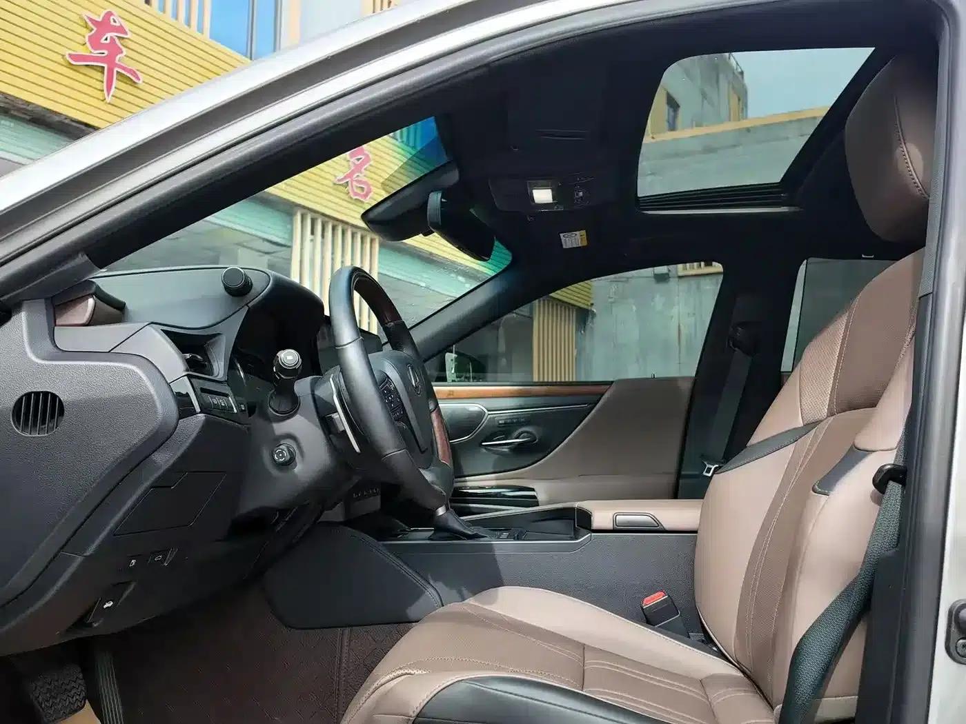 Lexus ES 2022 300h Executive Edition — миниатюра 7