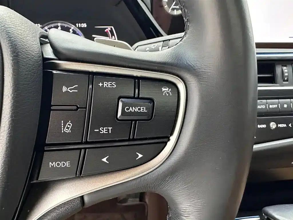 Lexus ES 2022 200 Premium Edition — миниатюра 17