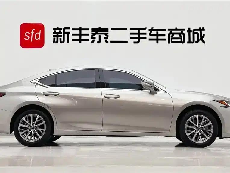Lexus ES 2022 200 Premium Edition — миниатюра 3