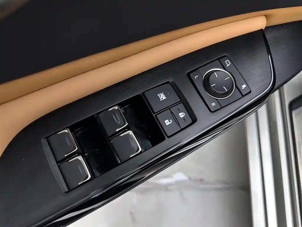 Lexus ES 2022 200 Premium Edition — миниатюра 25