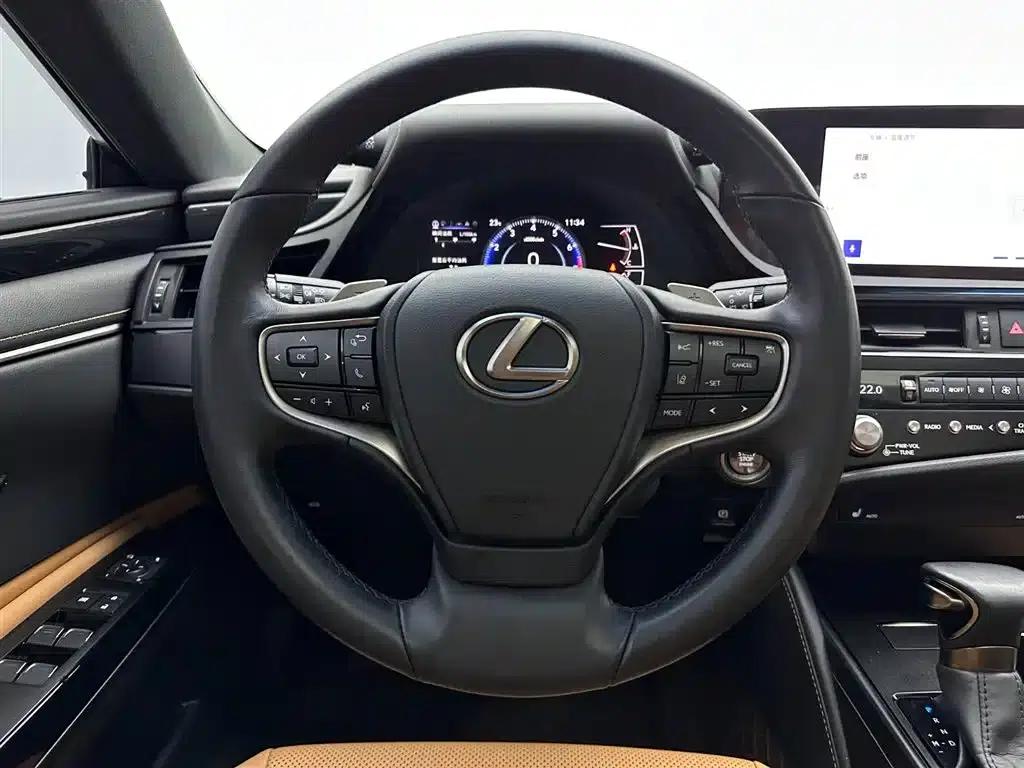 Lexus ES 2022 200 Premium Edition — миниатюра 9