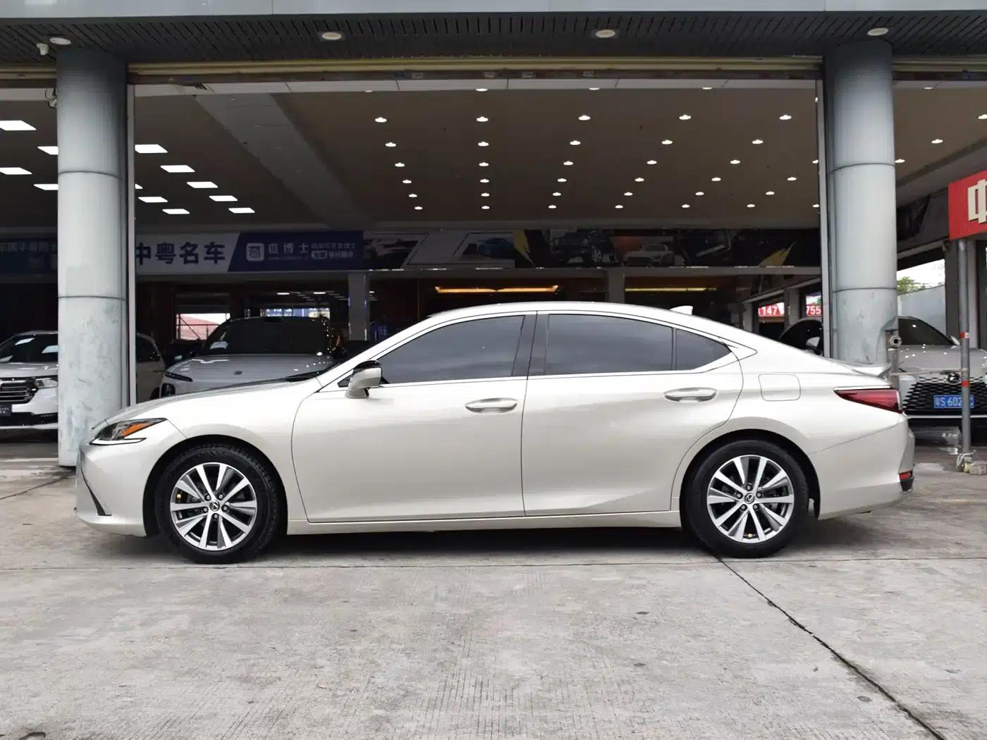 Lexus ES 2018 200 Premium Edition (China V emission standard) — миниатюра 4