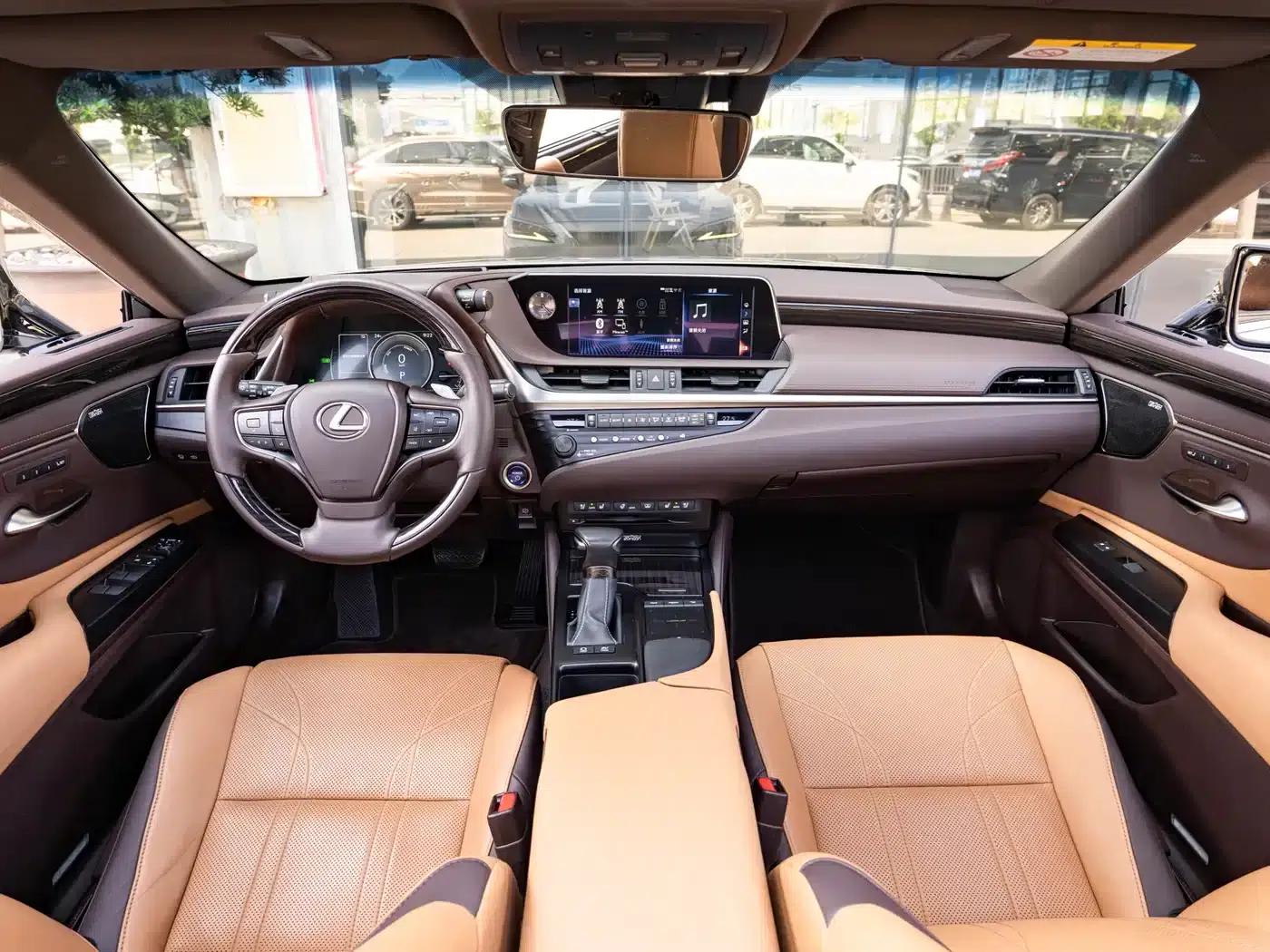 Lexus ES 2018 300h Executive Edition (China V emission standard) — миниатюра 13