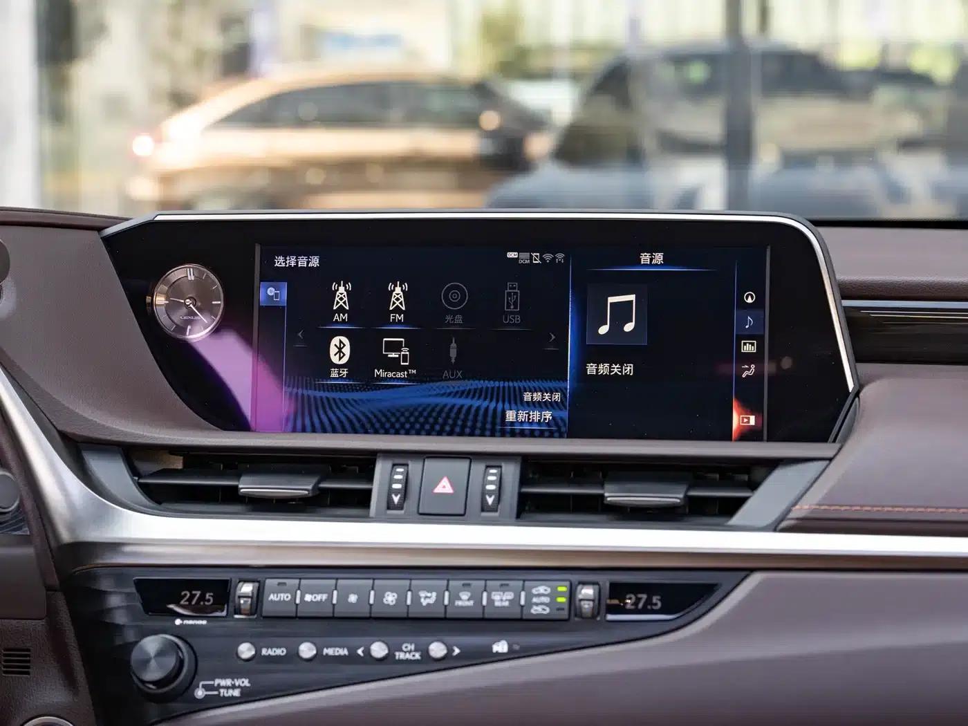 Lexus ES 2018 300h Executive Edition (China V emission standard) — миниатюра 16