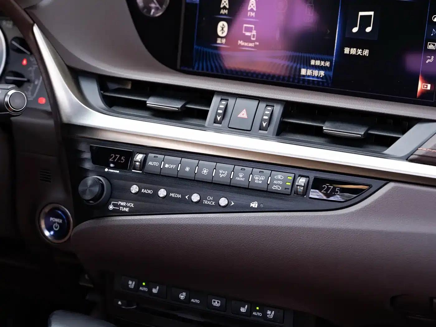 Lexus ES 2018 300h Executive Edition (China V emission standard) — миниатюра 17
