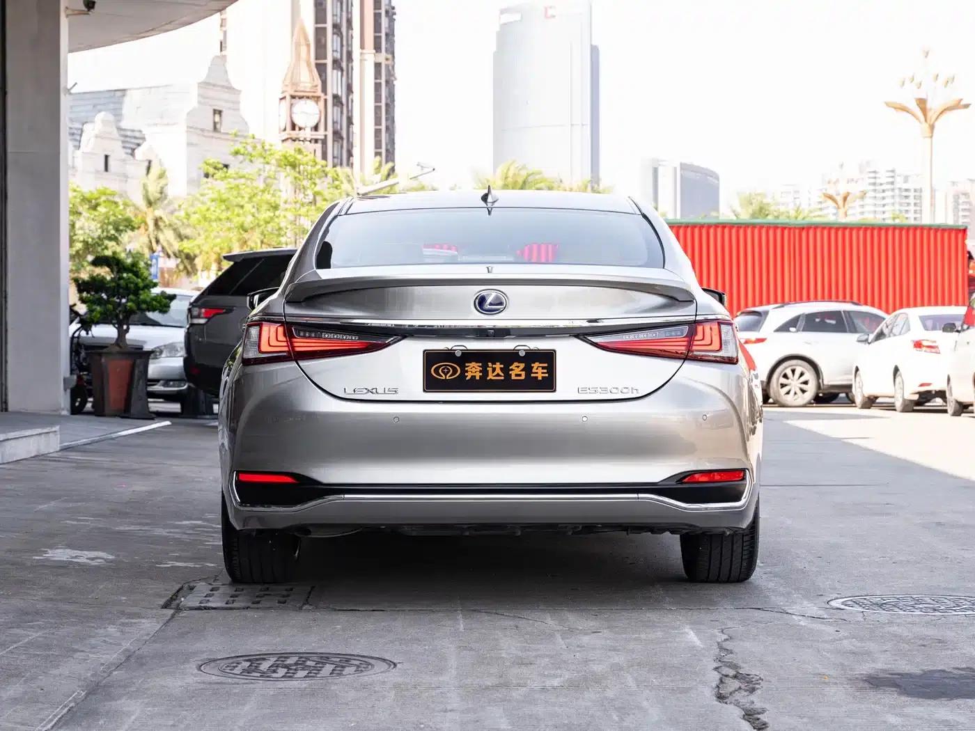 Lexus ES 2018 300h Executive Edition (China V emission standard) — миниатюра 5