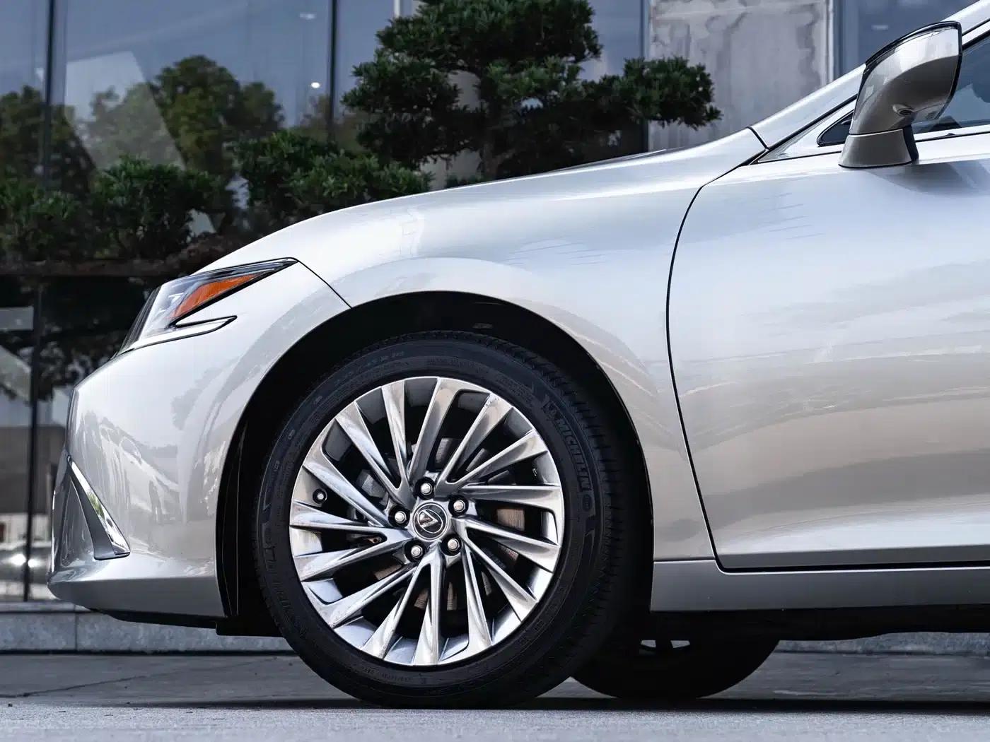Lexus ES 2018 300h Executive Edition (China V emission standard) — миниатюра 8