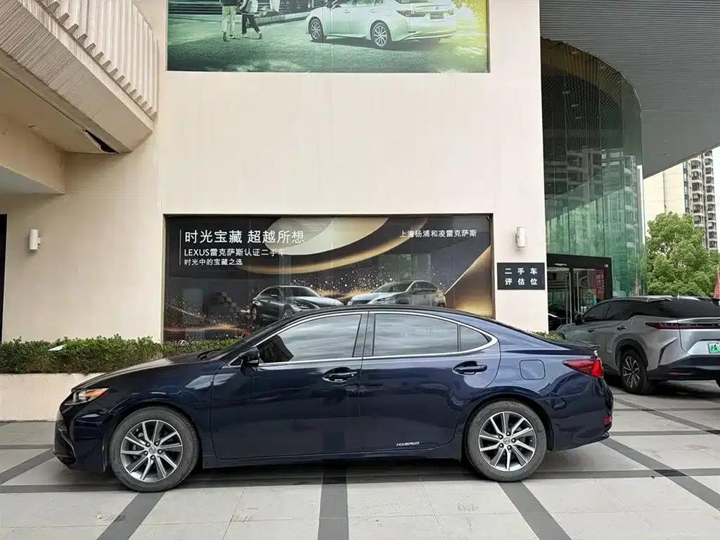 Lexus ES 2015 300h Comfort Edition — миниатюра 2