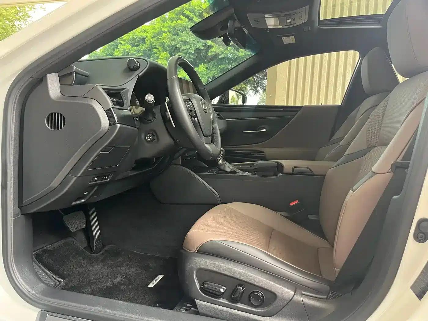Lexus ES 2021 300h Premium Edition — миниатюра 4