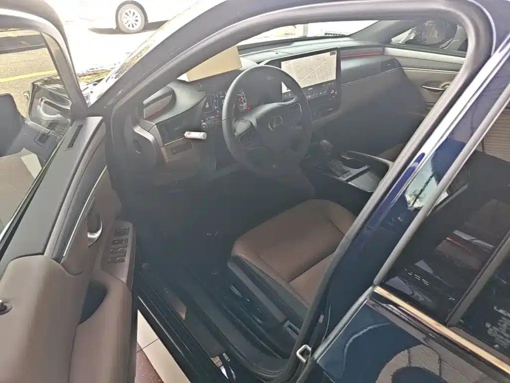 Lexus ES 2025 200 Premium Edition — миниатюра 15