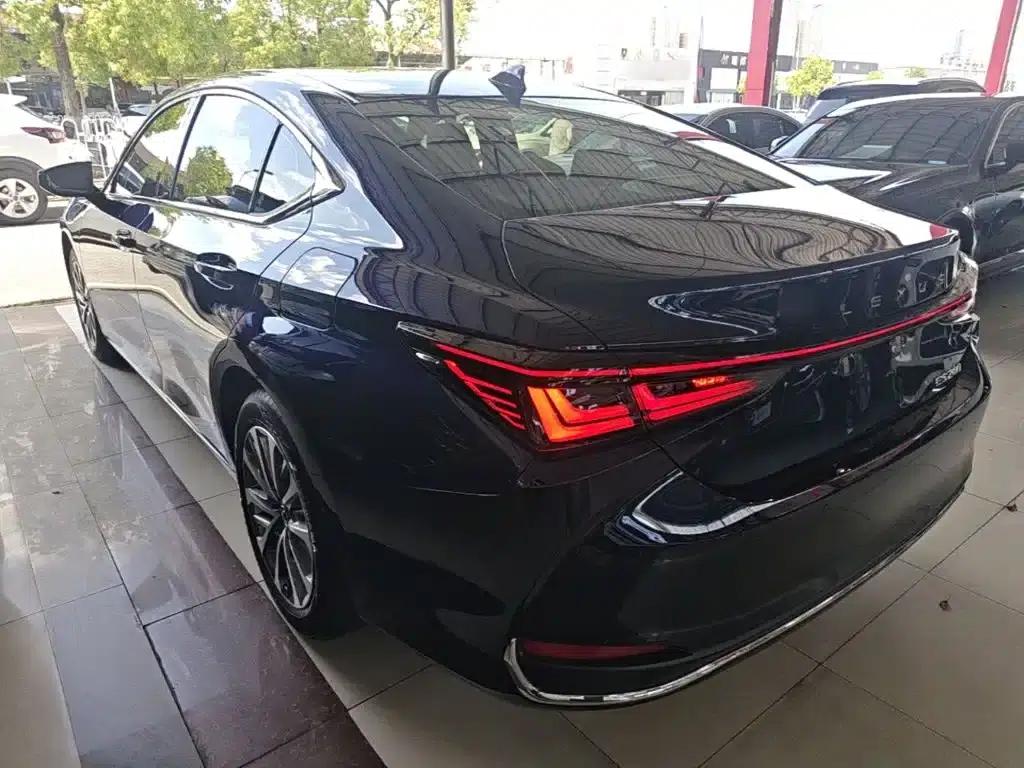 Lexus ES 2025 200 Premium Edition — миниатюра 5