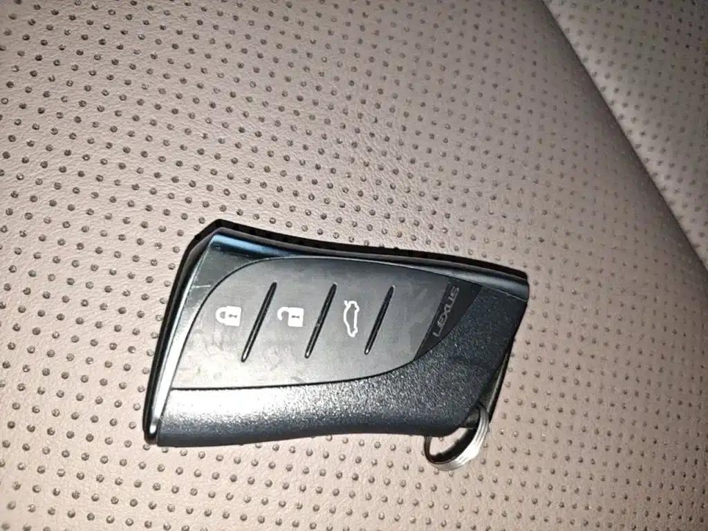 Lexus ES 2025 200 Premium Edition — миниатюра 9