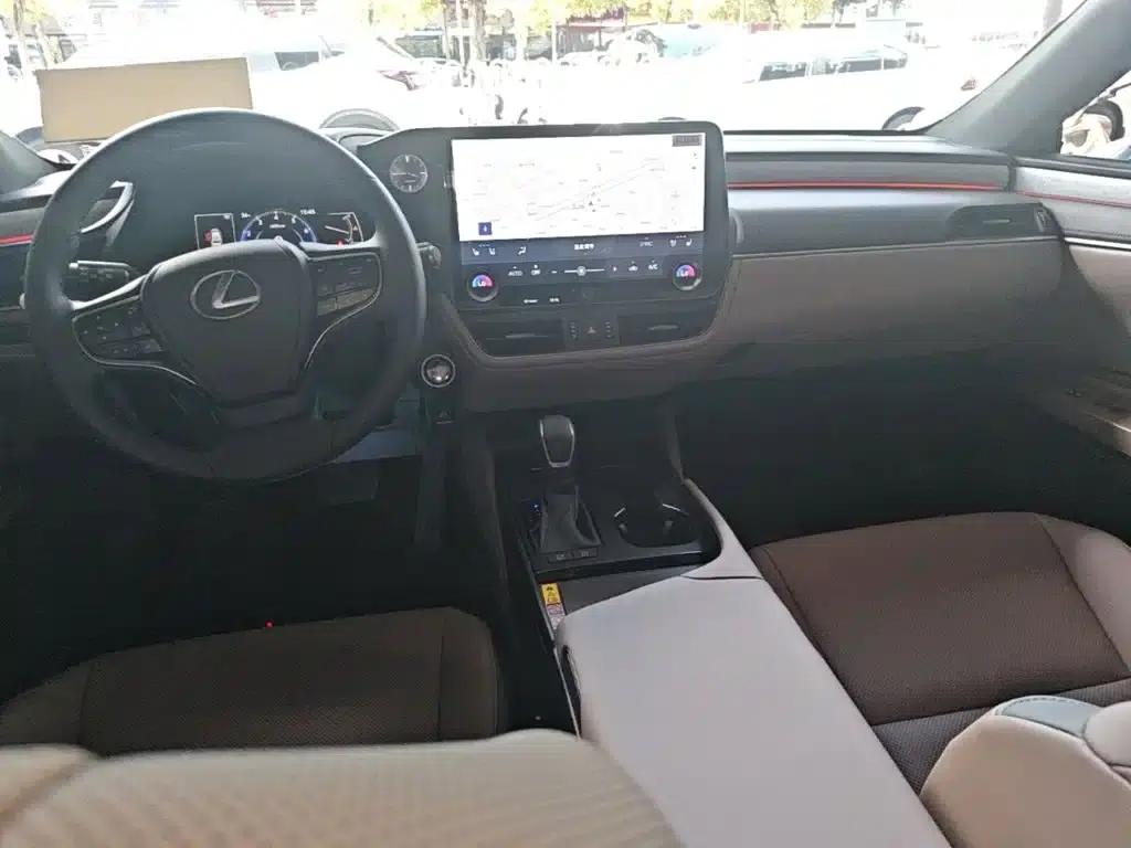 Lexus ES 2025 200 Premium Edition — миниатюра 10