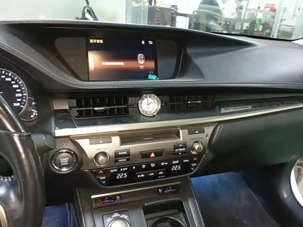 Lexus ES 2017 30th Anniversary Edition — миниатюра 13