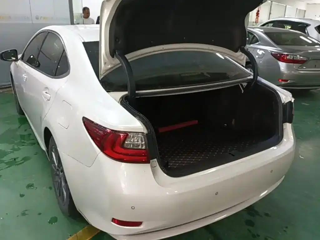 Lexus ES 2017 30th Anniversary Edition — миниатюра 5