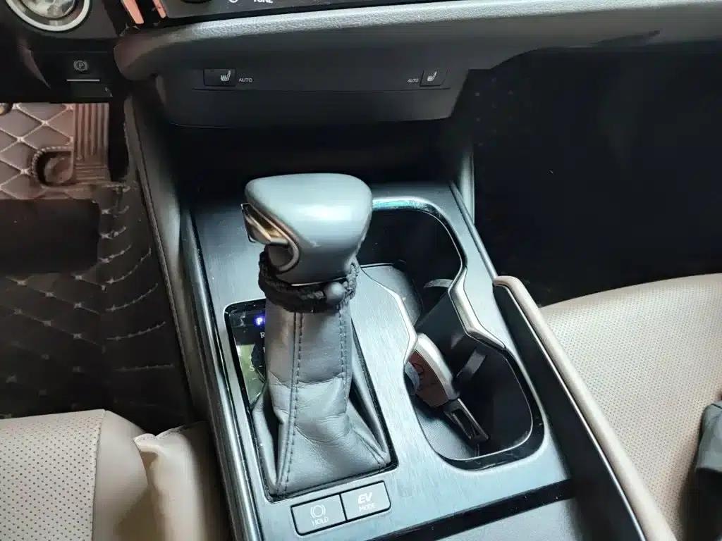Lexus ES 2022 300h Premium Edition — миниатюра 11