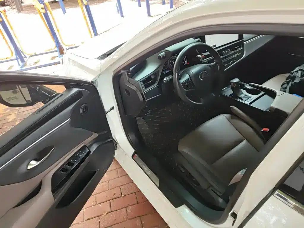 Lexus ES 2022 300h Premium Edition — миниатюра 13