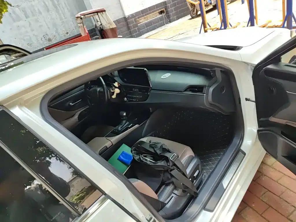Lexus ES 2022 300h Premium Edition — миниатюра 22
