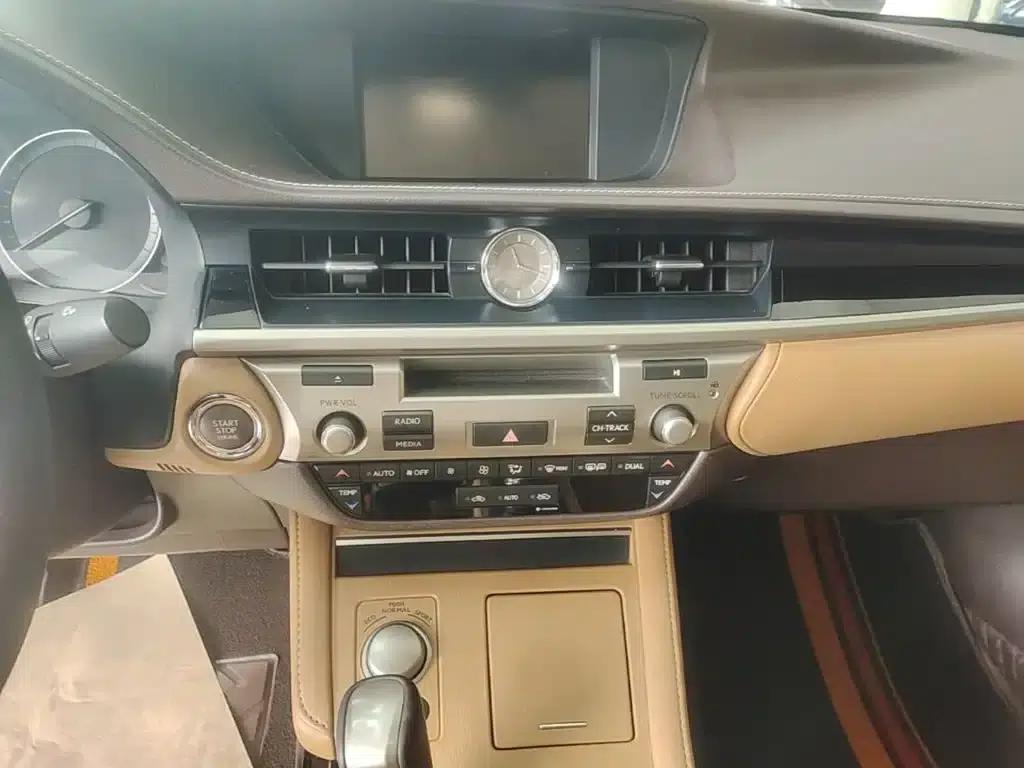 Lexus ES 2015 200 Elite Edition — миниатюра 13