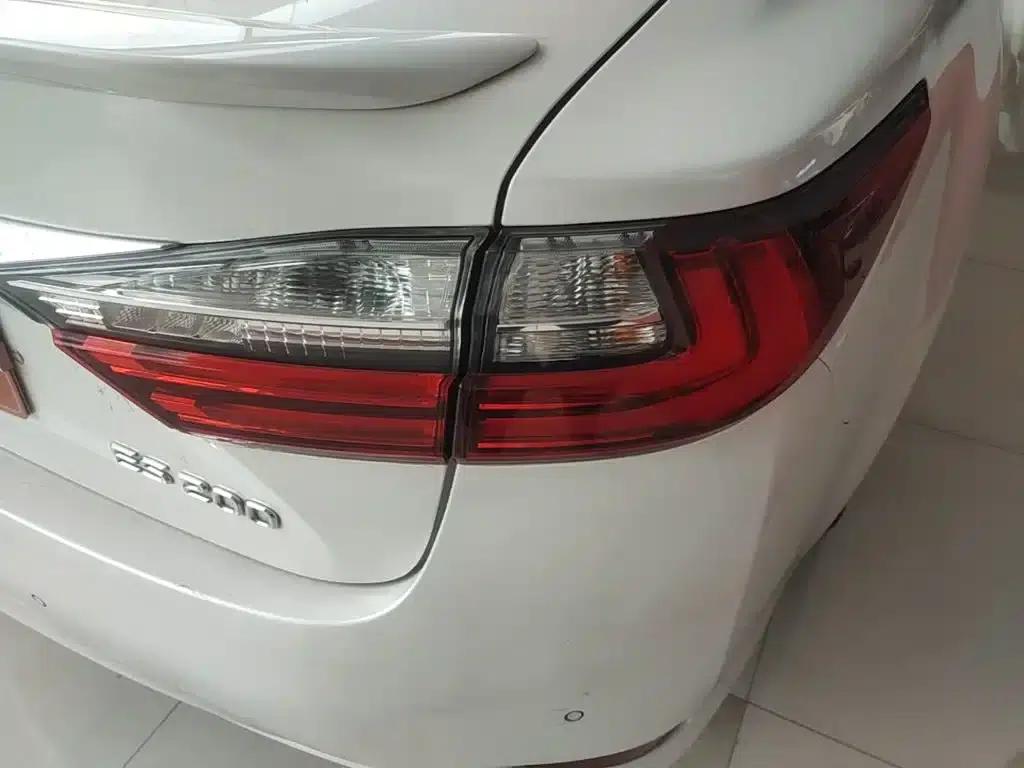 Lexus ES 2015 200 Elite Edition — миниатюра 8