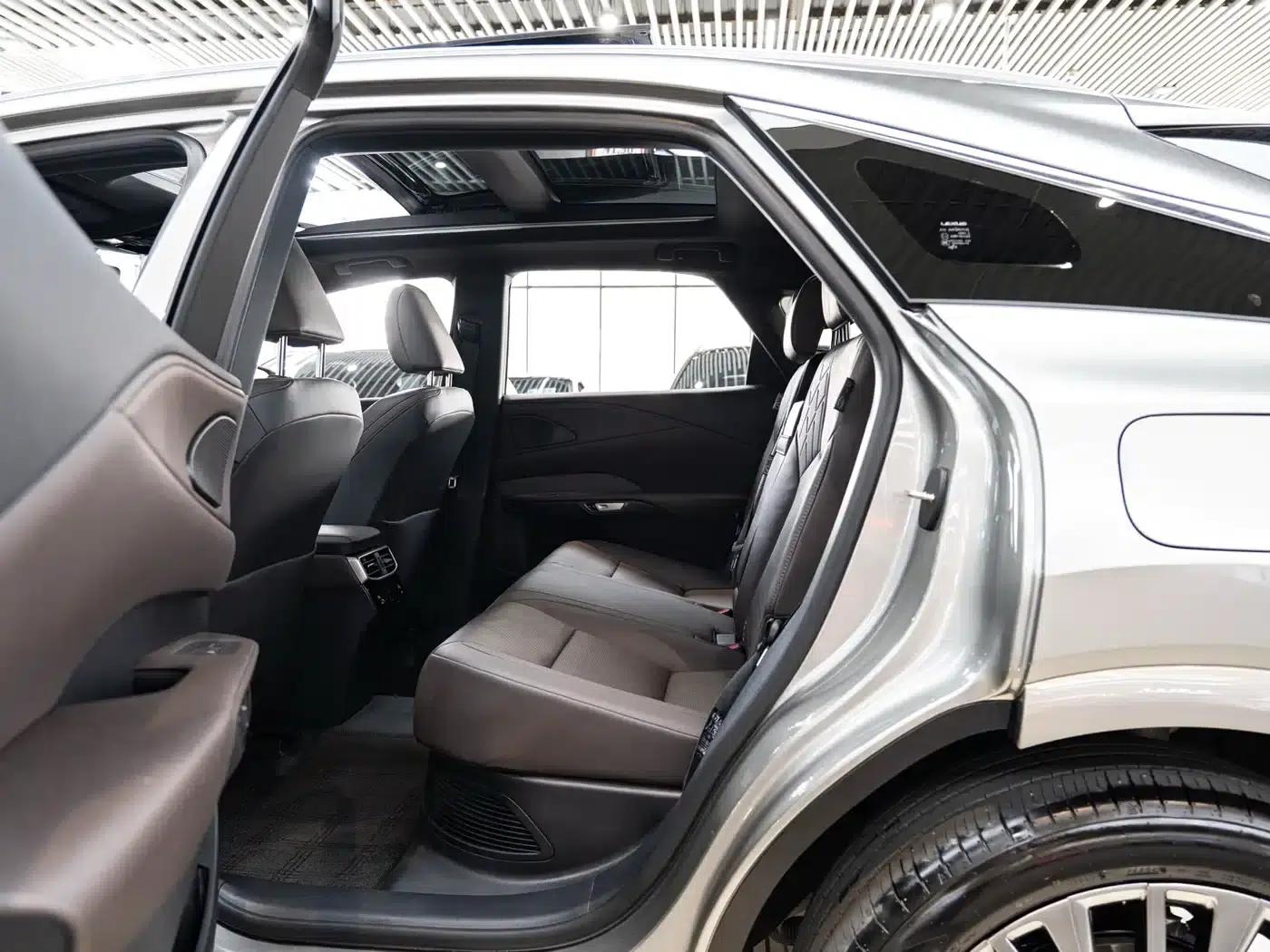 Lexus RX 2025 350h AWD Premium Edition — миниатюра 10
