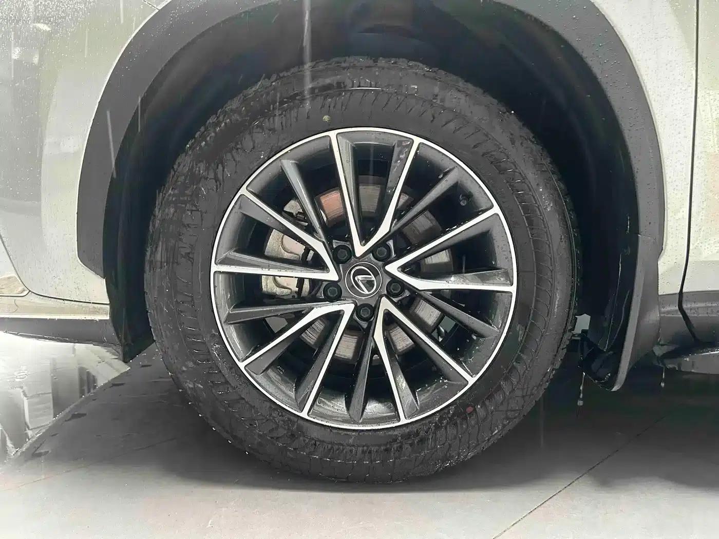 Lexus NX 2024 260 AWD Skyactiv Edition — миниатюра 16