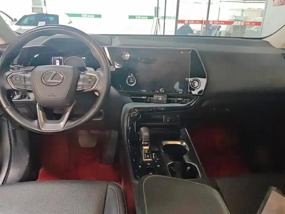 Lexus NX 2022 350h Front-Wheel Drive Skyactiv-X Edition — миниатюра 12