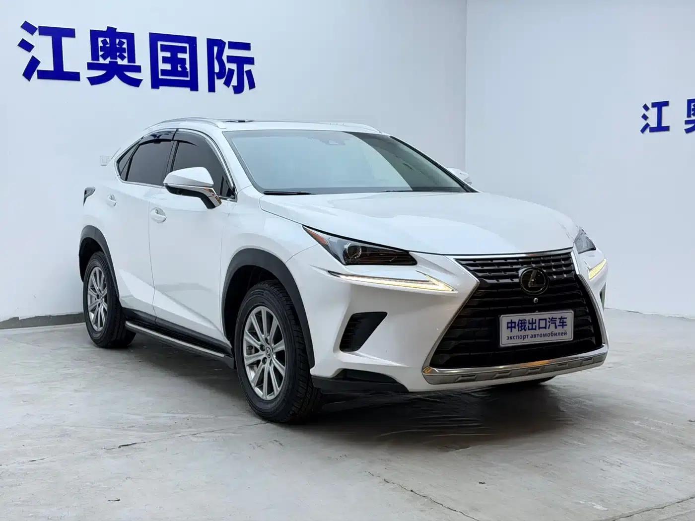 Lexus NX 2017 200 AWD Sport Edition — миниатюра 3