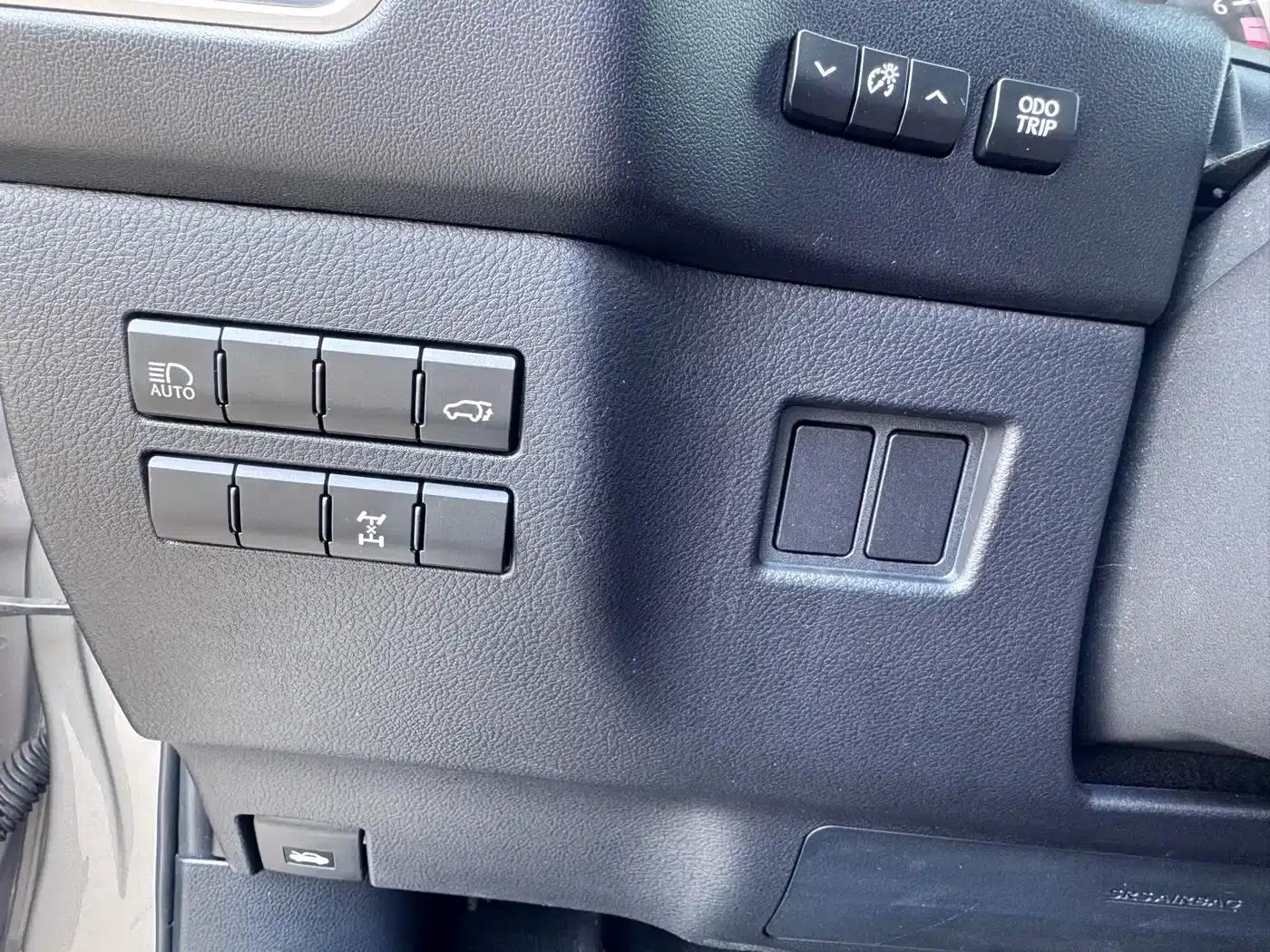 Lexus NX 2020 200 AWD Sport Edition (China V Emission Standard) — миниатюра 17