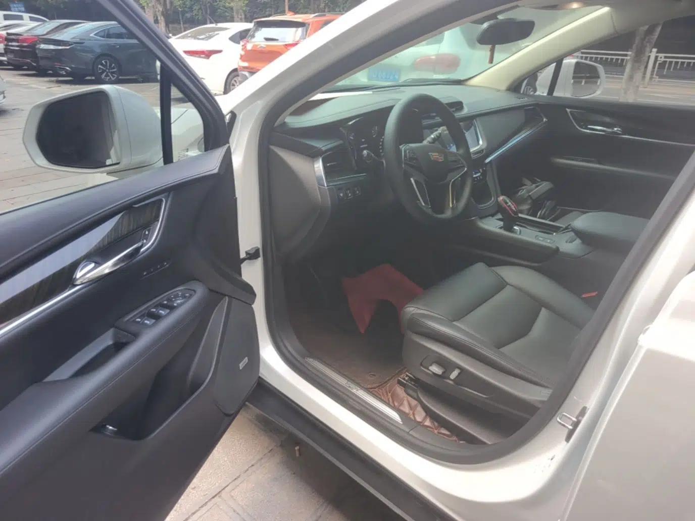 Cadillac XT5 2018 25T Luxury Model — миниатюра 18