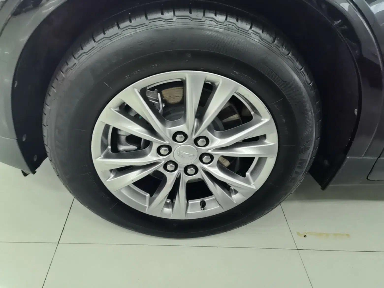 Cadillac XT5 2023 2.0T Two-Wheel-Drive Fashion Edition — миниатюра 10