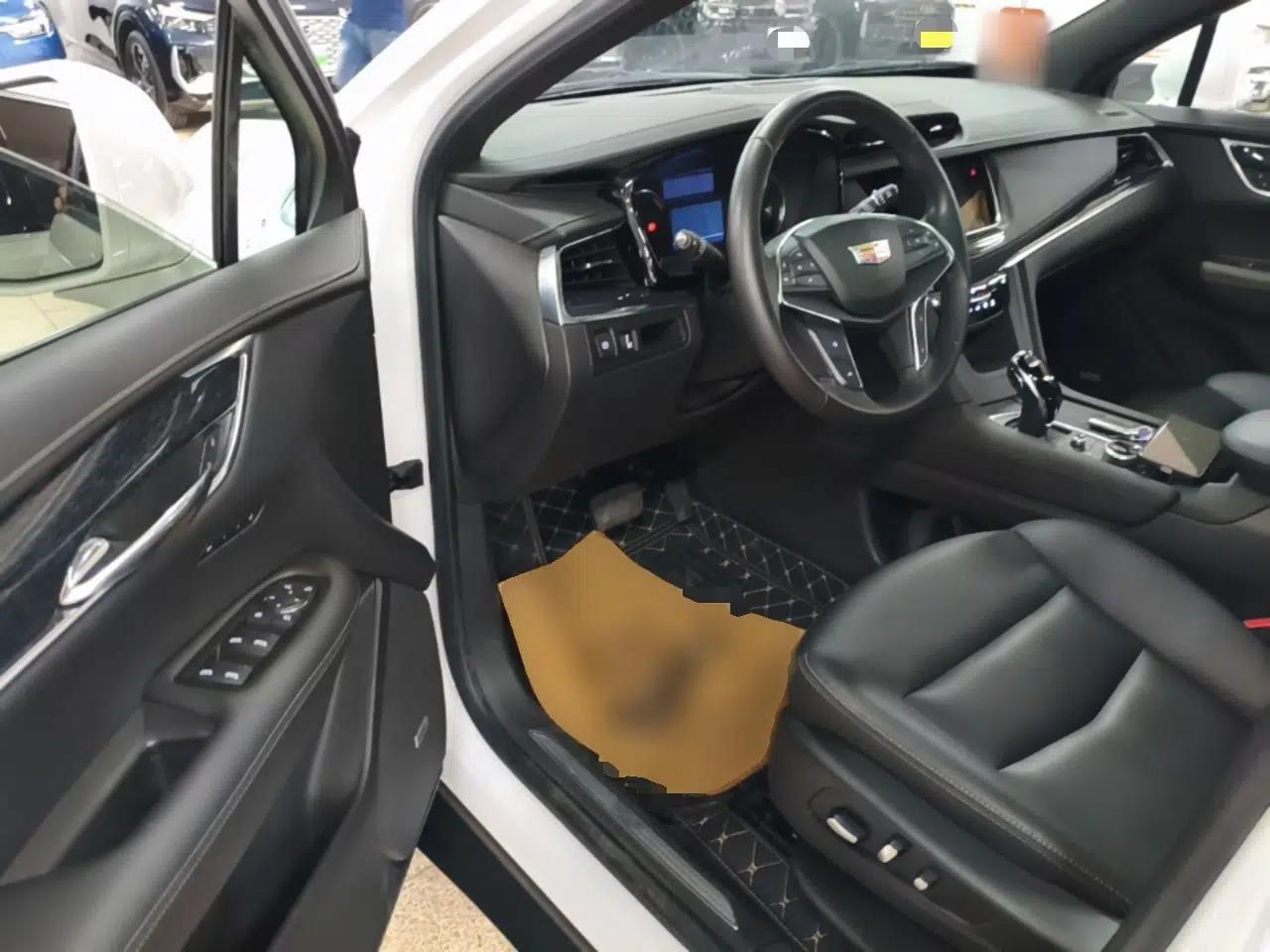 Cadillac XT5 2023 2.0T Two-Wheel-Drive Fashion Edition — миниатюра 18