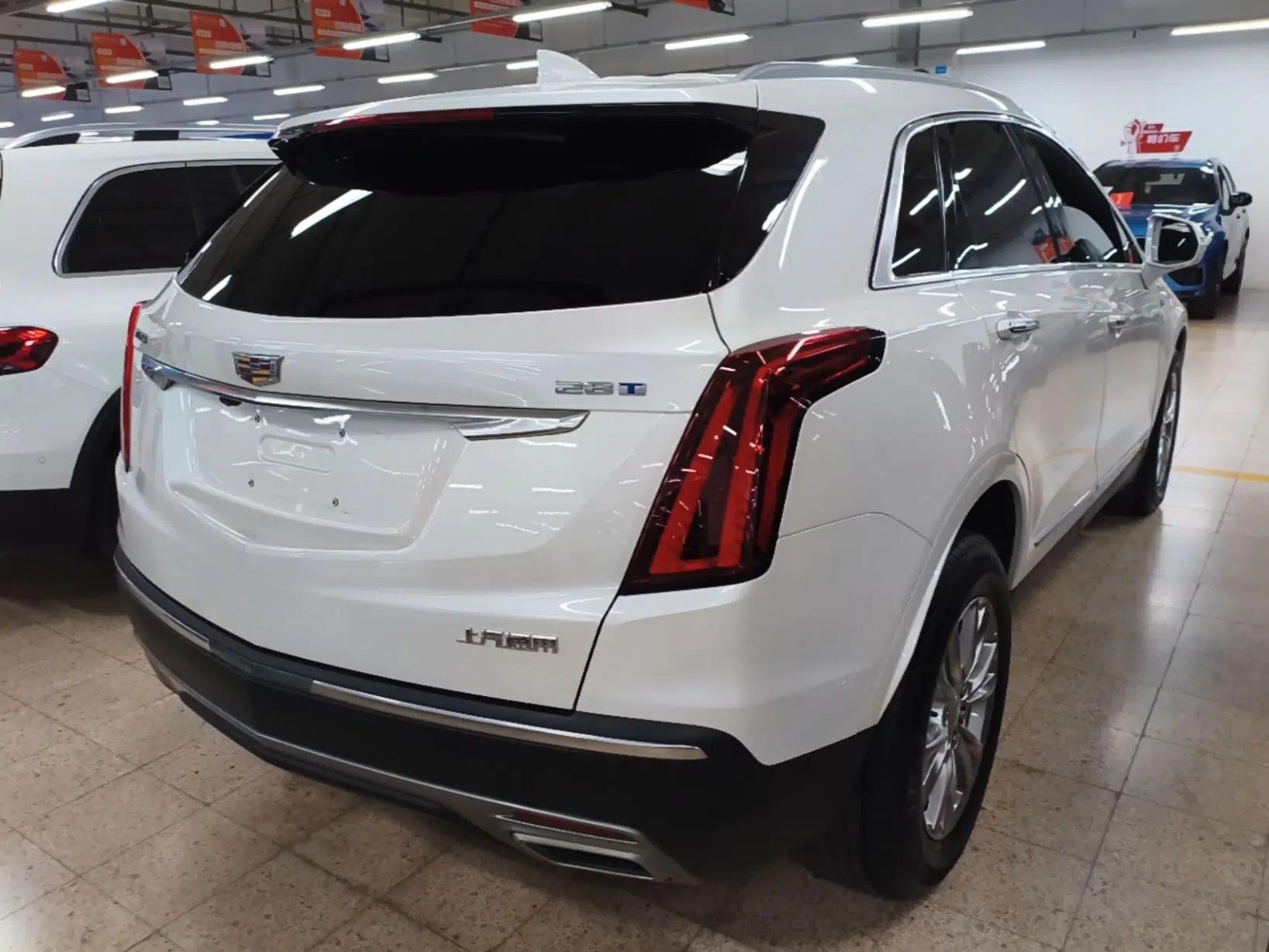 Cadillac XT5 2023 2.0T Two-Wheel-Drive Fashion Edition — миниатюра 6