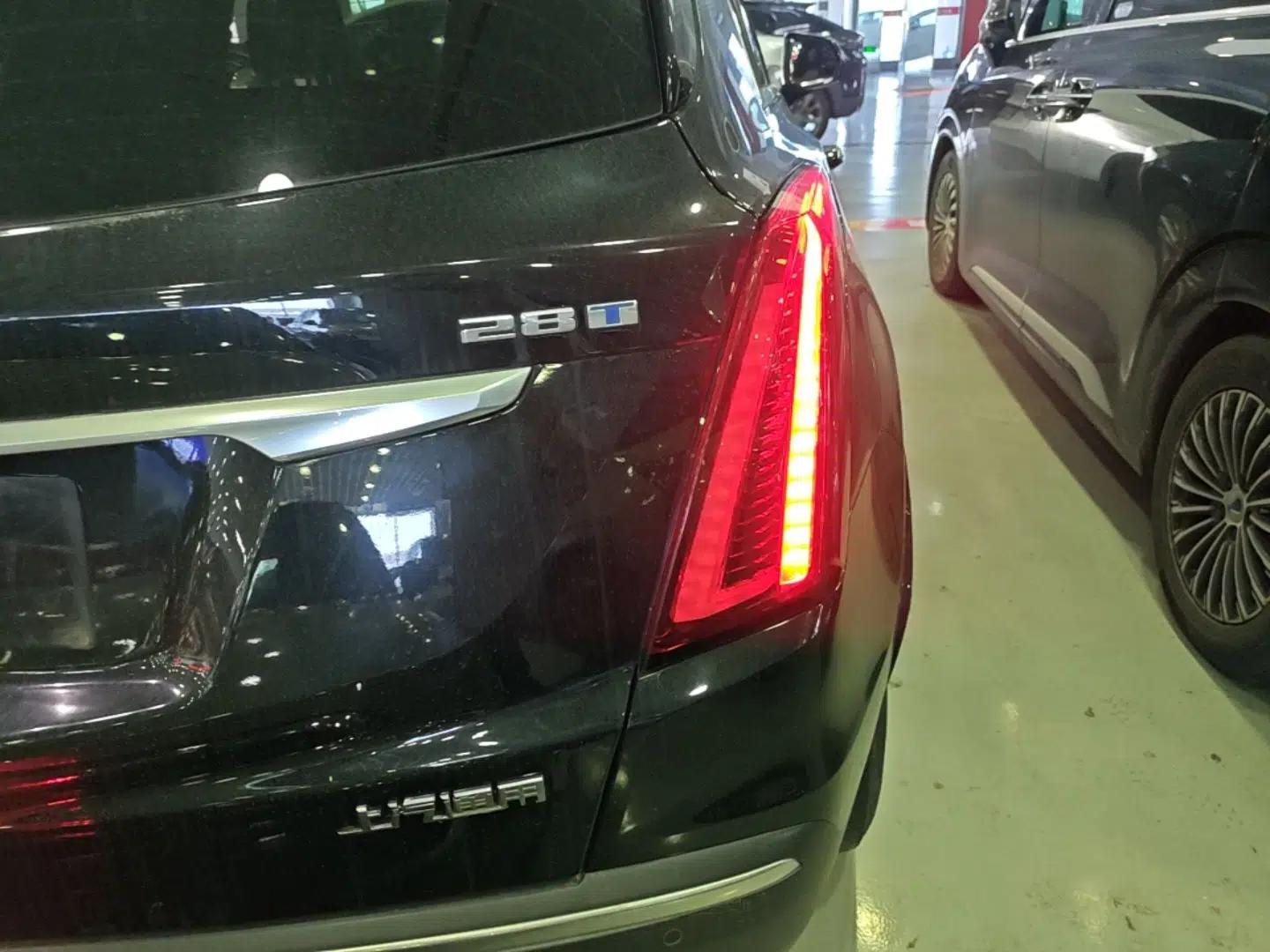 Cadillac XT5 2022 2.0T Four-Wheel Drive Luxury Version — миниатюра 9