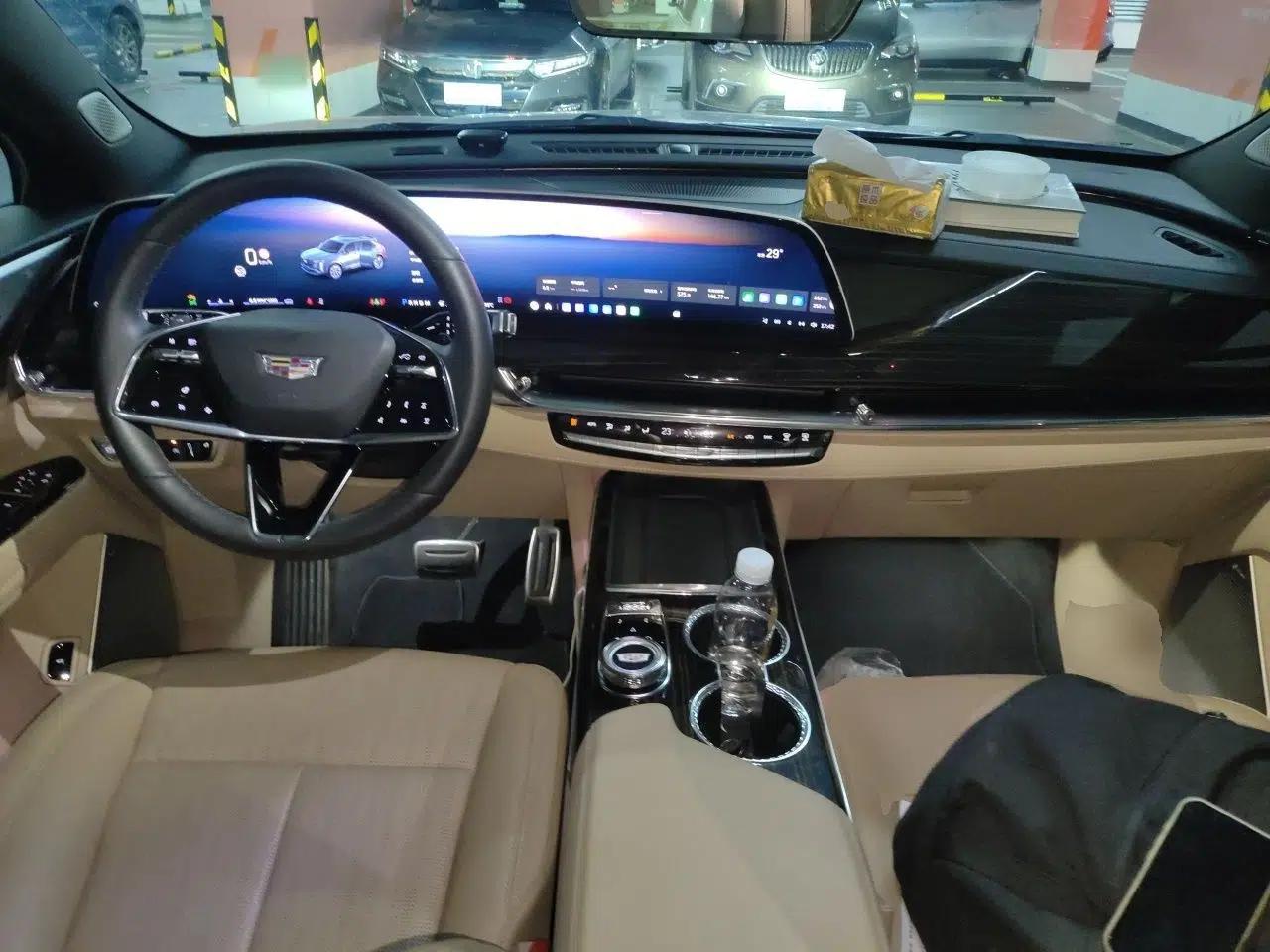 Cadillac XT5 2025 2.0T Prestige Version — миниатюра 9