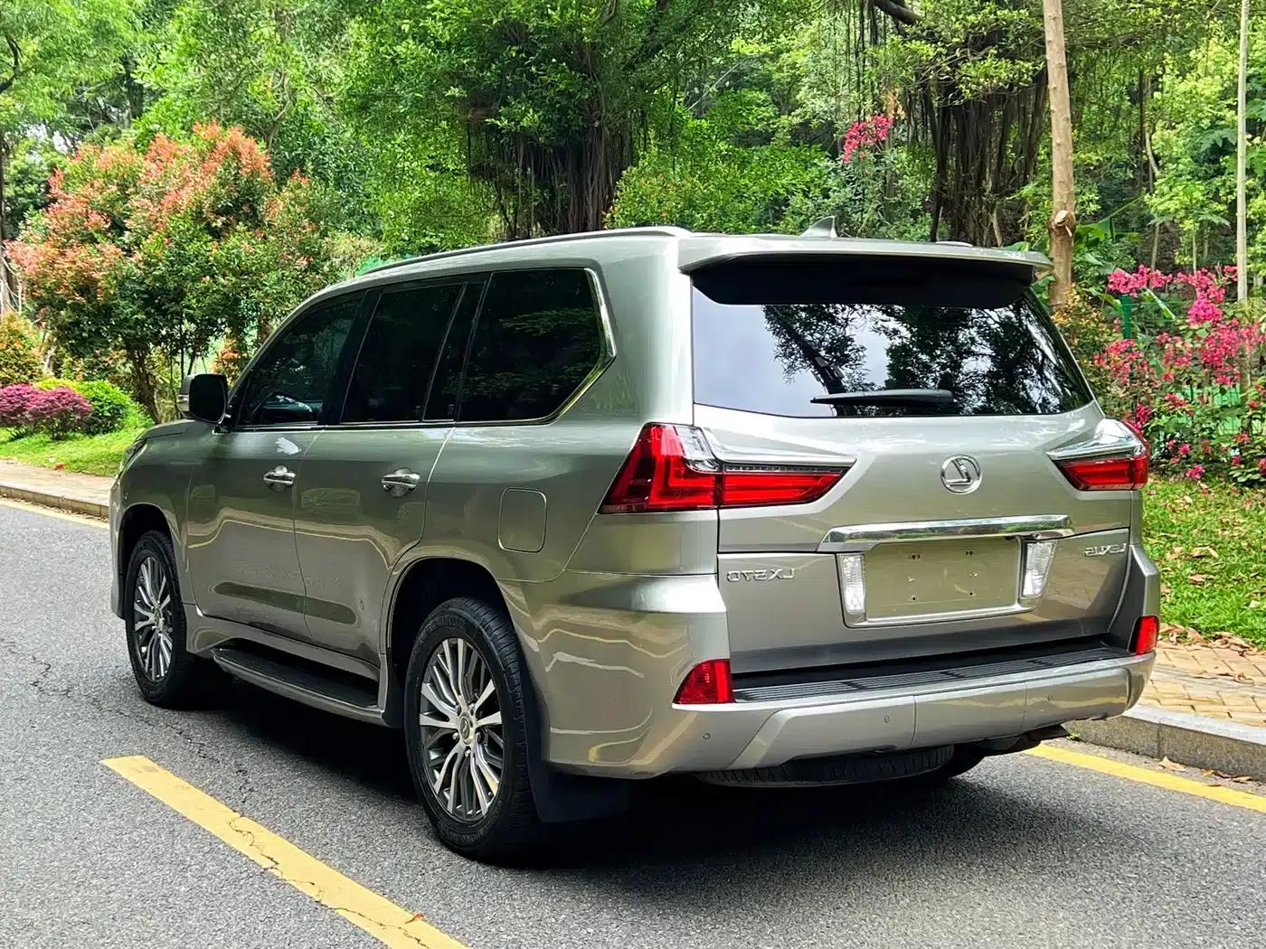 2017 Lexus LX 570 Dynamic Luxury Edition — миниатюра 19