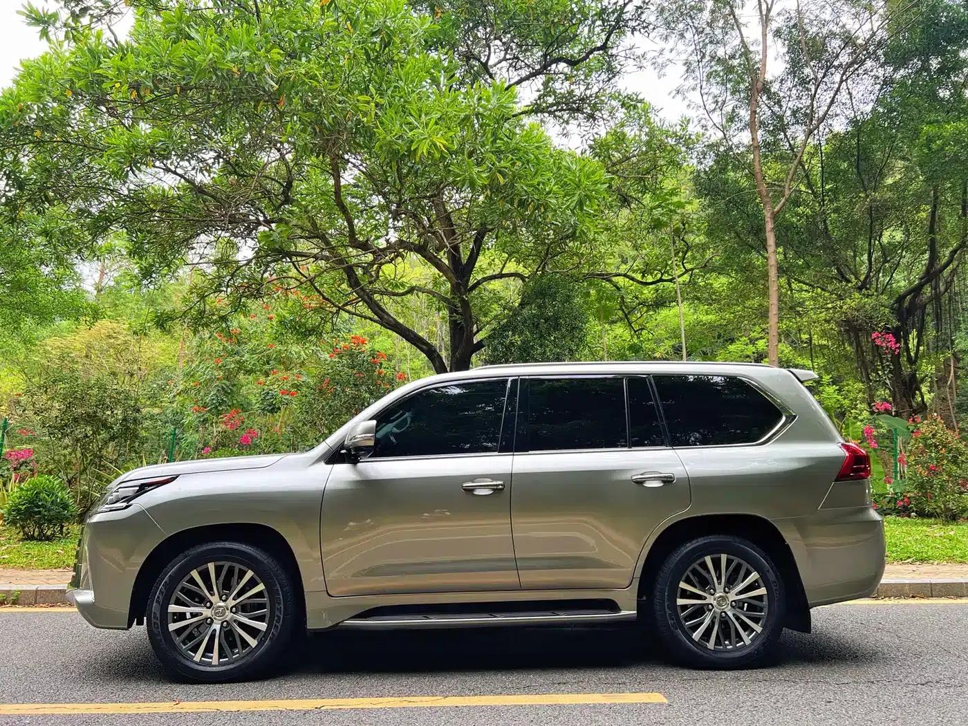 2017 Lexus LX 570 Dynamic Luxury Edition — миниатюра 22