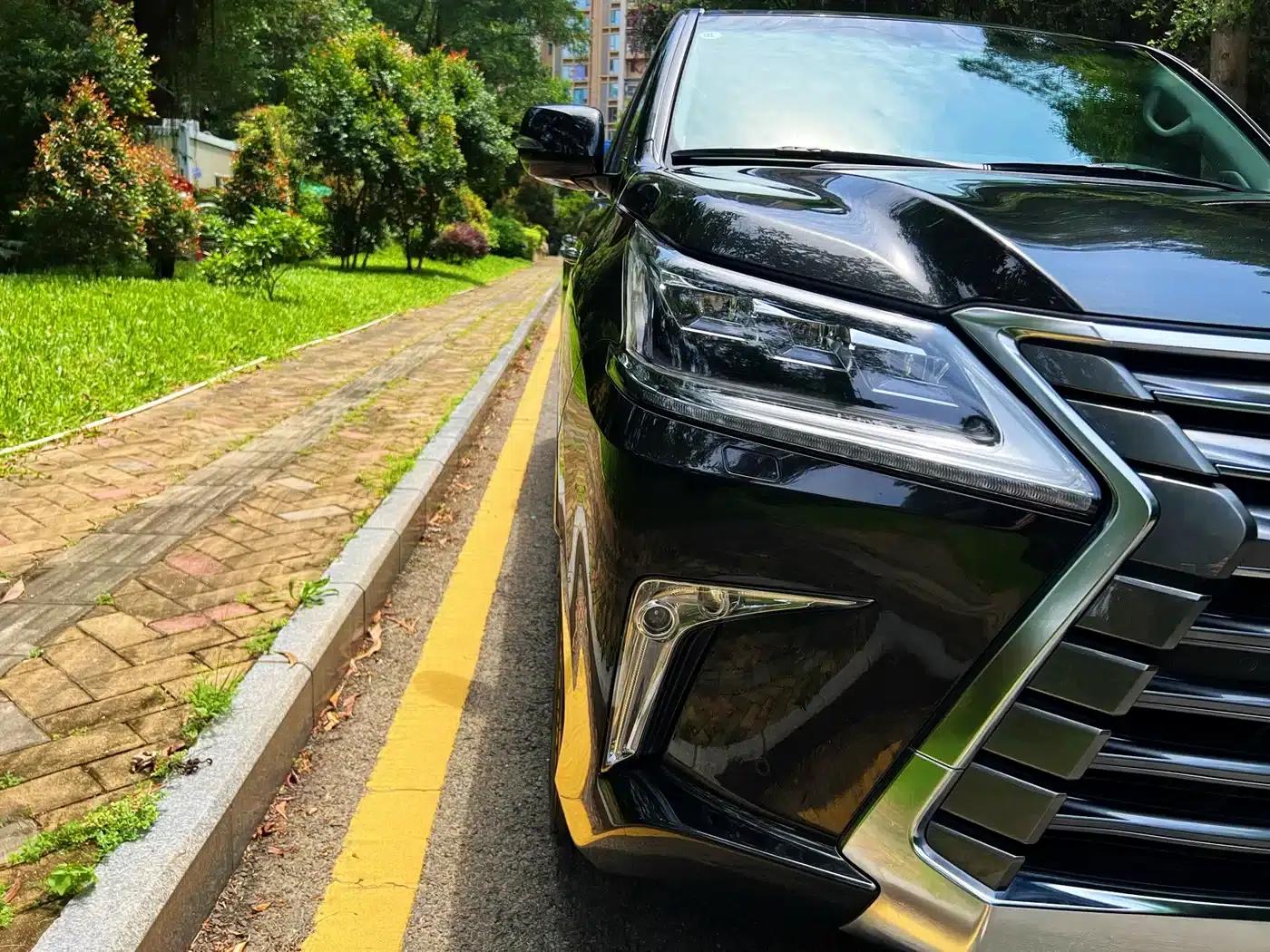 2017 Lexus LX 570 Dynamic Luxury Edition — миниатюра 14